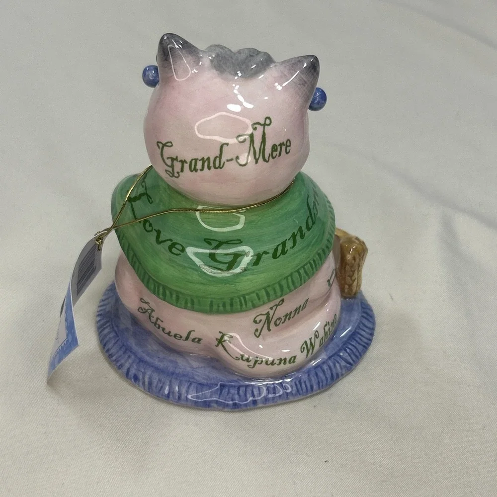 NIB WhimsiClay Amy LaCombe  Purrsonalized Grandma Cat Figurine Hip Cool Knitting